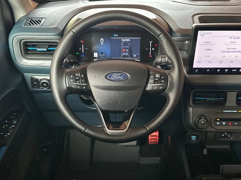 Used 2025 Ford Maverick Lobo AWD/4WD image 19