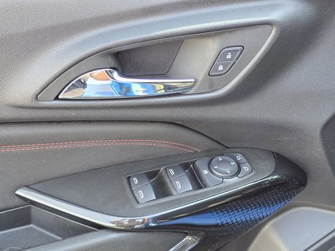 Used 2024 Chevrolet Trax RS w/ Sunroof Package FWD image 29