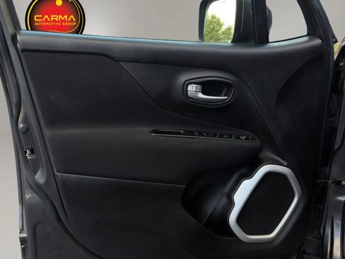 Used 2019 Jeep Renegade Latitude w/ Safety & Security Group II FWD image 41