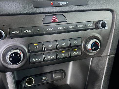 Used 2022 Kia Sportage LX image 22