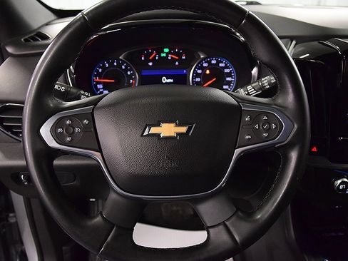 Used 2023 Chevrolet Traverse LT image 18