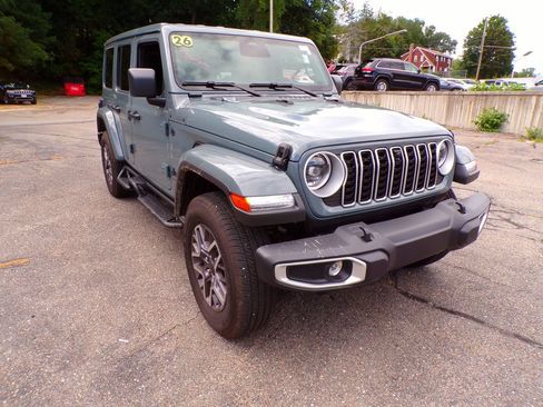 Used 2026 Jeep Wrangler Unlimited Sahara AWD/4WD image 3