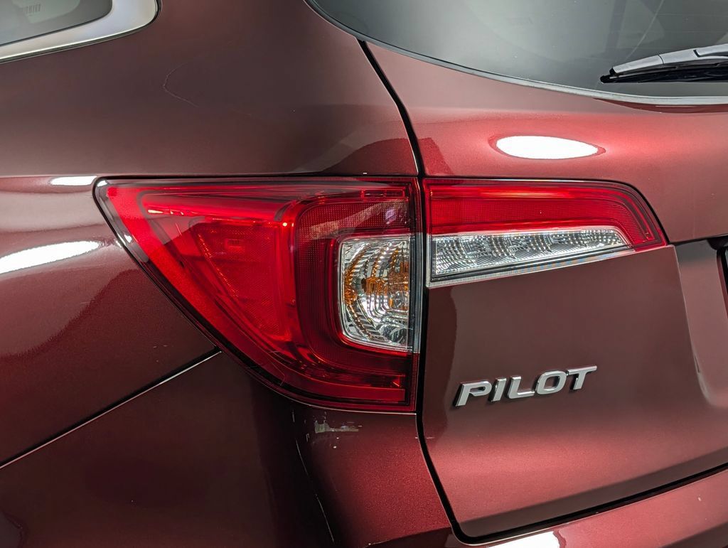 Used 2021 Honda Pilot EX image 15