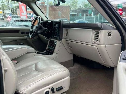 Used 2004 Cadillac Escalade AWD image 21