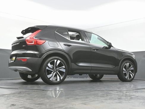 Used 2024 Volvo XC40 B5 Ultimate w/ Protection Package Premier image 49