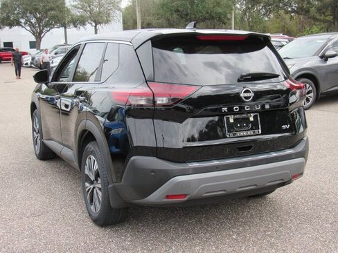 Used 2023 Nissan Rogue SV image 6