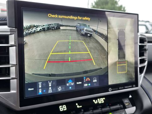 Used 2023 Toyota Tundra Platinum image 32