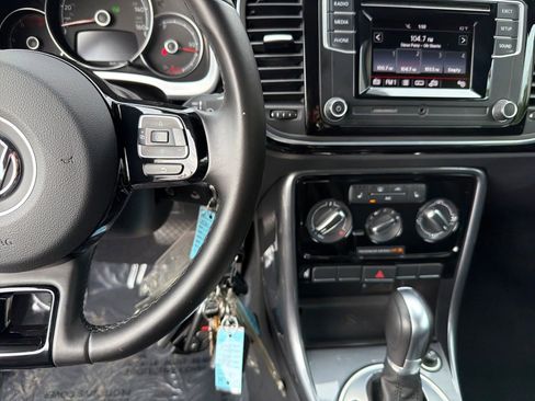 Used 2017 Volkswagen Beetle 1.8T S image 15