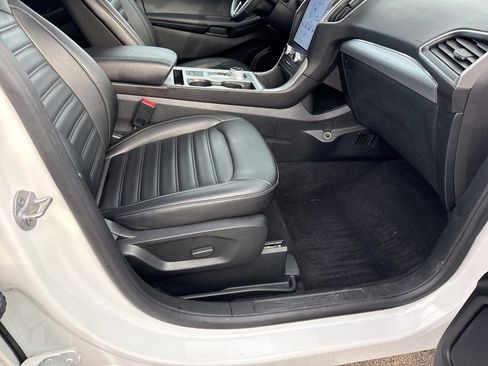 Used 2022 Ford Edge SEL w/ Convenience Package image 22