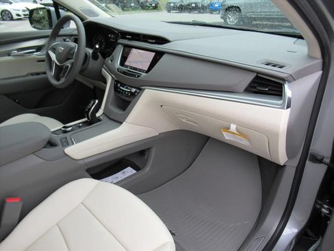 New 2026 Cadillac XT5 Premium Luxury w/ Driver Assist Package FWD image 10