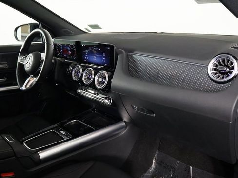 Certified 2025 Mercedes-Benz GLA 250 image 9