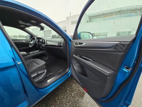 Used 2024 Volkswagen Atlas Cross Sport SE image 10