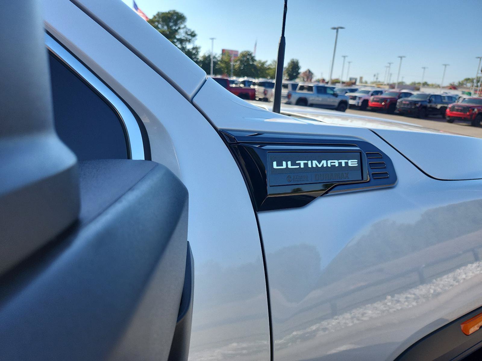 Used 2025 GMC Sierra 2500 Denali Ultimate AWD/4WD image 8