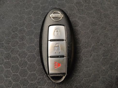 Used 2015 Nissan Juke SV w/ Technology Package image 32