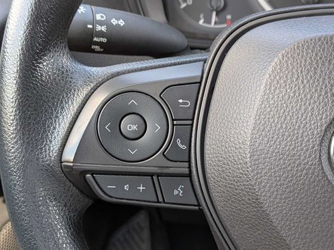 Used 2022 Toyota Corolla LE FWD image 22