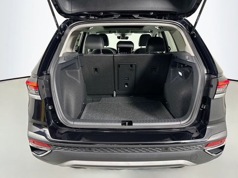 New 2025 Volkswagen Taos SE image 25