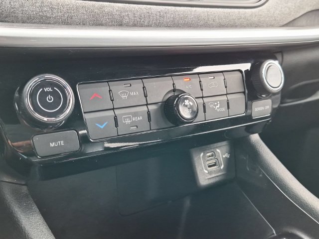 Used 2024 Jeep Compass Latitude AWD/4WD image 22