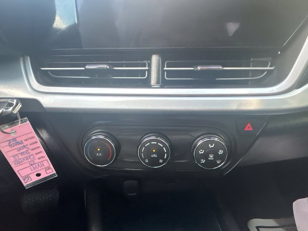 Used 2025 Chevrolet Trax LS FWD image 17