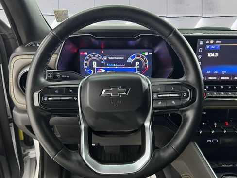 Used 2024 Chevrolet Colorado ZR2 w/ ZR2 Convenience Package III image 9