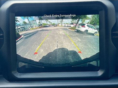 Used 2022 Jeep Wrangler Unlimited Sahara w/ Cold Weather Group AWD/4WD image 15