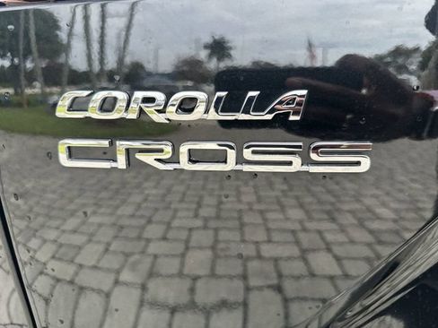 Used 2025 Toyota Corolla Cross XLE FWD image 37