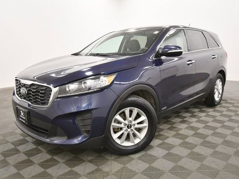 Used 2020 Kia Sorento LX image 2