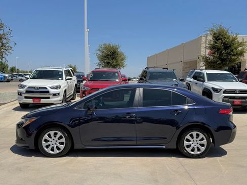 Used 2024 Toyota Corolla LE FWD image 8
