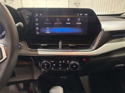 Used 2025 Chevrolet Trax LT w/ Driver Confidence Package image 19