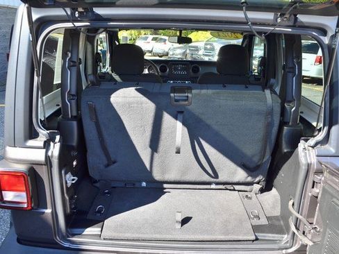 Used 2021 Jeep Wrangler Sport image 32