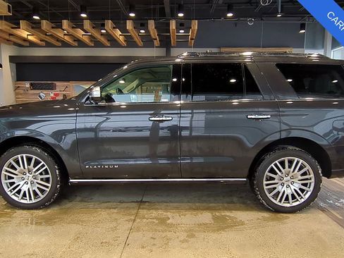 Used 2023 Ford Expedition Platinum image 2