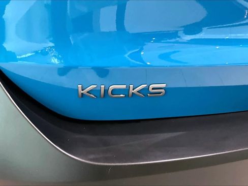 New 2025 Nissan Kicks SR image 8