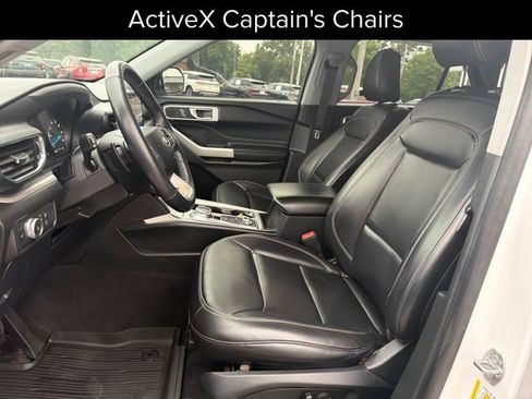 Used 2021 Ford Explorer XLT w/ Equipment Group 202A AWD/4WD image 12