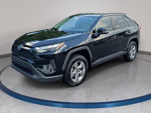 Used 2024 Toyota RAV4 LE AWD/4WD image 1