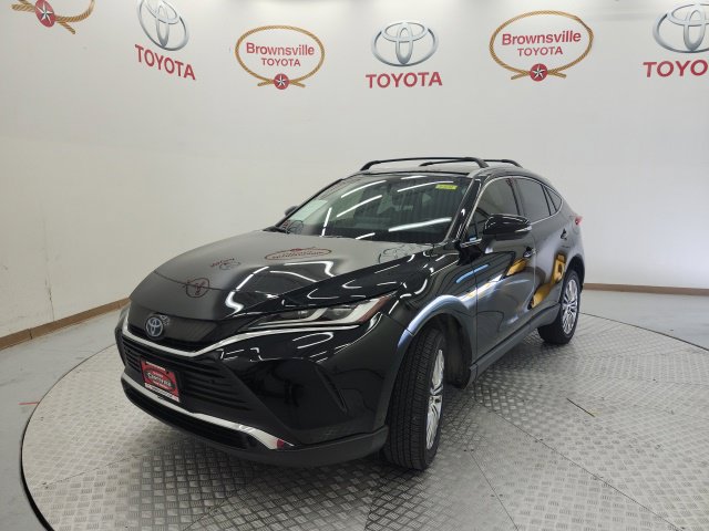 Used 2022 Toyota Venza XLE AWD/4WD image 2