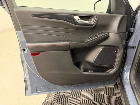 Used 2025 Ford Escape ST-Line w/ Tech Pack #1 FWD image 10
