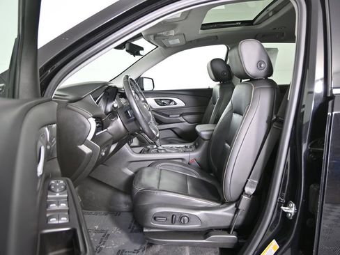 Used 2020 Chevrolet Traverse LT w/ LT Premium Package image 22