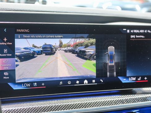 Used 2023 BMW i7 xDrive60 AWD/4WD image 32