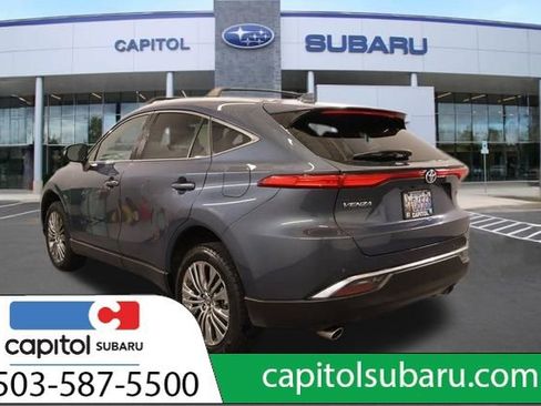 Used 2024 Toyota Venza XLE image 5