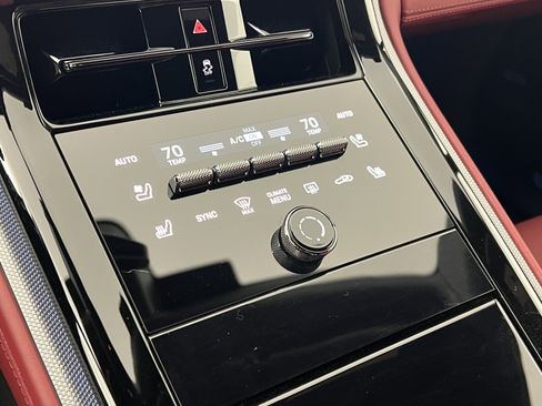 Used 2025 Porsche Panamera 4 image 32