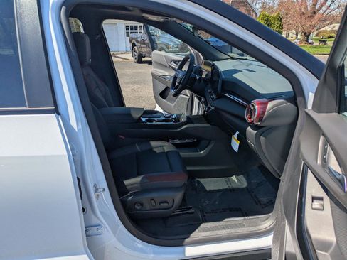 New 2026 Chevrolet Equinox RS w/ Convenience Package III AWD/4WD image 46