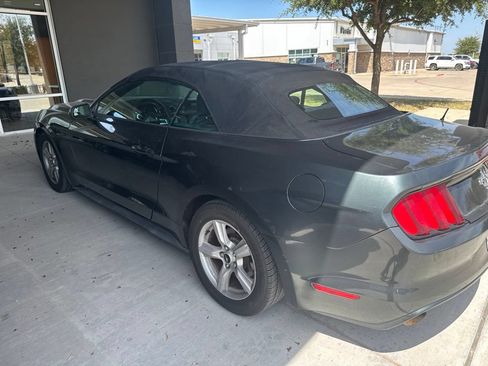 Used 2015 Ford Mustang Convertible RWD image 4