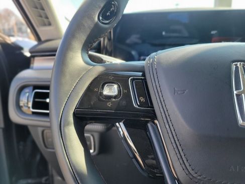 Used 2025 Lincoln Aviator AWD image 26