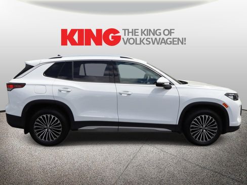 Used 2025 Volkswagen Tiguan S w/ 18" Wheel Package image 2