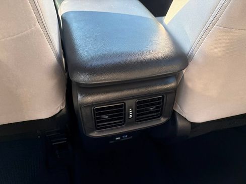 Used 2022 Toyota RAV4 XLE w/ Convenience Package FWD image 18