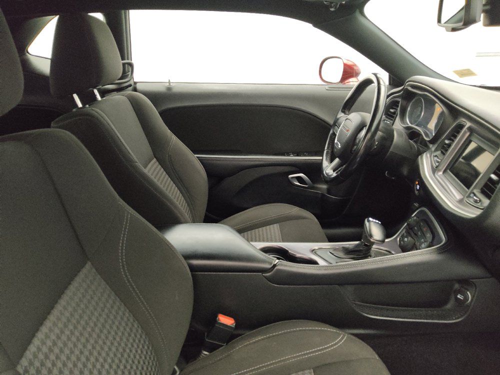 Used 2021 Dodge Challenger SXT w/ Driver Convenience Group RWD image 21