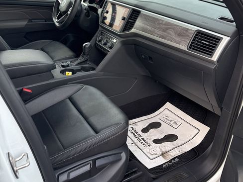 Used 2021 Volkswagen Atlas Cross Sport SE image 29