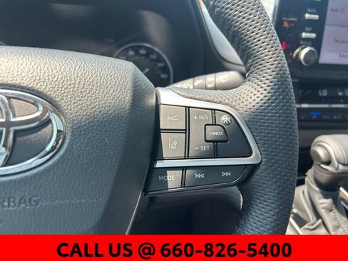 Used 2024 Toyota Sienna Limited AWD/4WD image 29