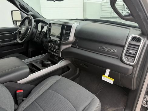 Used 2024 RAM 2500 Big Horn w/ Night Edition AWD/4WD image 15