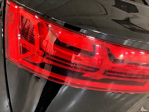 Used 2019 Audi Q7 3.0T Premium w/ Cold Weather Package image 29