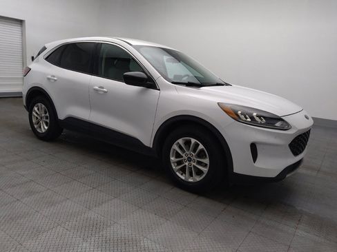 Used 2020 Ford Escape SE image 11